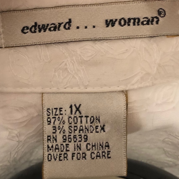 Edward...Woman embroidered blouse, size 1X - Picture 2 of 7
